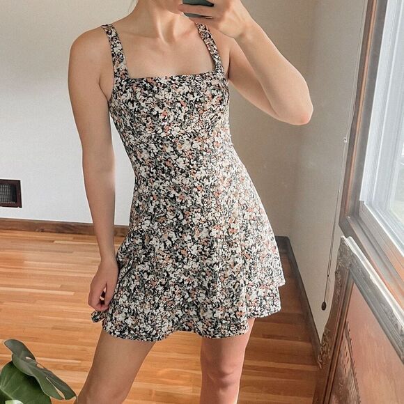 Abercrombie & Fitch Ditsy Floral Print Mini Dress Size XS - Picture 3 of 8
